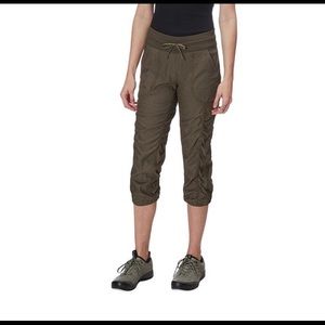 The North Face Capris in Graphite Grey